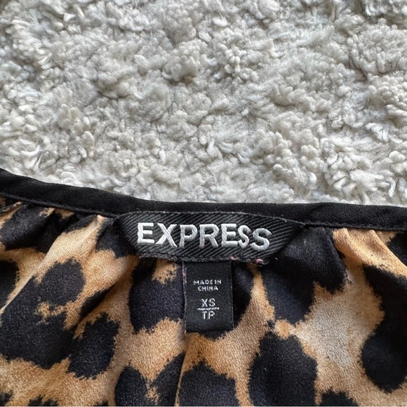 Leopard cheetah print sweater cardigan Express blouse button brown black small - Picture 3 of 7